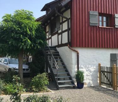 Salem Apartment | Ferienwohnung Hornauer