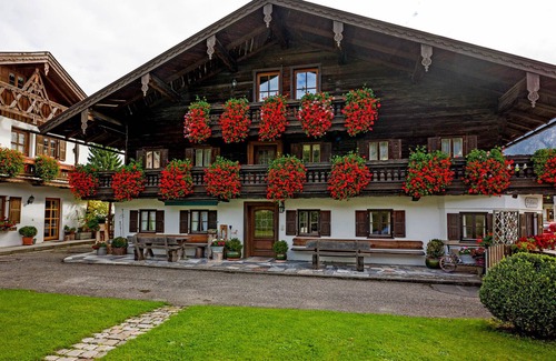 Kiefersfelden Apartment | Ferienwohnung "im Bauernhaus" bis 8 Personen (ca 120 qm)
