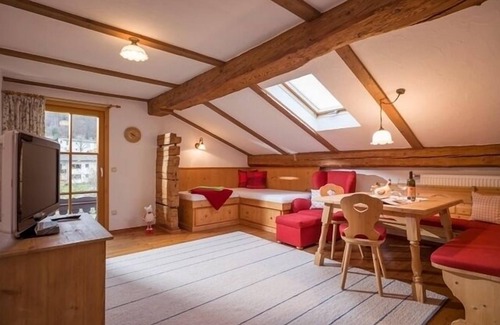 Kiefersfelden Apartment | Ferienwohnung "im Bauernhaus" bis 8 Personen (ca 120 qm)