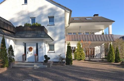Madfeld Apartment | Ferienwohnung in Madfeld nahe Wald, cleaning included