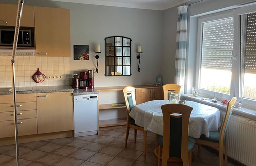 Stakendorf Apartment | Ferienwohnung in Stakendorf mit Panoramablick auf die Felder, Wohnung 1