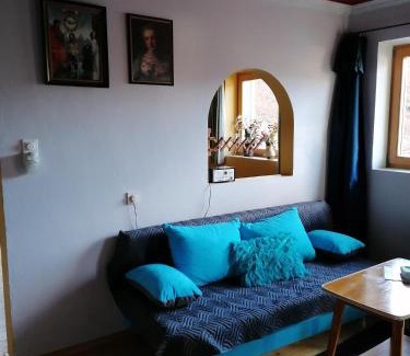 Kundl Apartment | Ferienwohnung "Josefine und Ihr Kavalier"