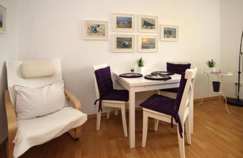 Dornumersiel Apartment | Ferienwohnung Kapitanskajute in Dornumersiel