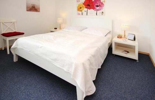 Dornumersiel Apartment | Ferienwohnung Kapitanskajute in Dornumersiel