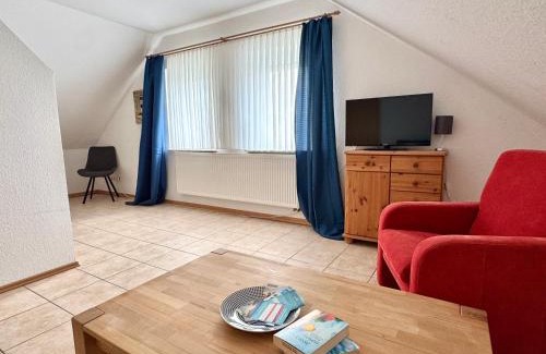 Esens Apartment | Ferienwohnung Krabbe 2, Bensersiel, mit gemeinschaftlichen Garten