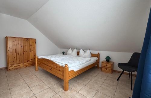 Esens Apartment | Ferienwohnung Krabbe 2, Bensersiel, mit gemeinschaftlichen Garten
