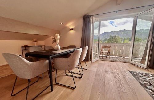 Schliersee Apartment | Ferienwohnung "Krainsbergkogel" - Edles Dachgeschossapartment mit Bergblick