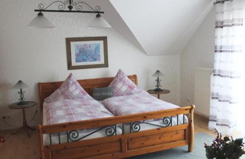 Poppenhausen Apartment | Ferienwohnung Kredig