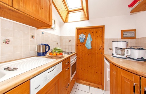 Groissenbach Apartment | Ferienwohnung Loferau 5 - 50 m² für 2-3 Personen, 1 großer Wohn-Schlafraum, sep. Küche