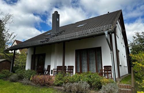 Putbus Apartment | Ferienwohnung Milana, in einem Ferienhaus mit 3 Wohnungen in Putbus auf Rügen
