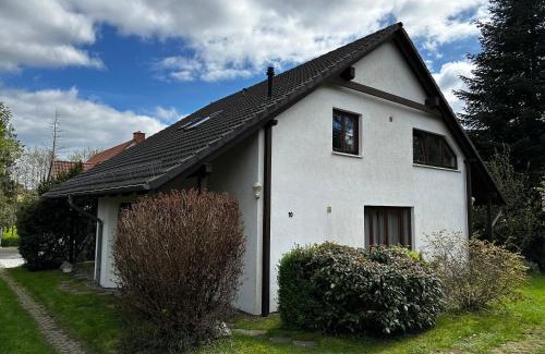 Putbus Apartment | Ferienwohnung Milana, in einem Ferienhaus mit 3 Wohnungen in Putbus auf Rügen
