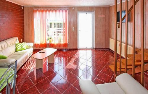 Roggentin Apartment | Ferienwohnung Mirow Ot Qualzow