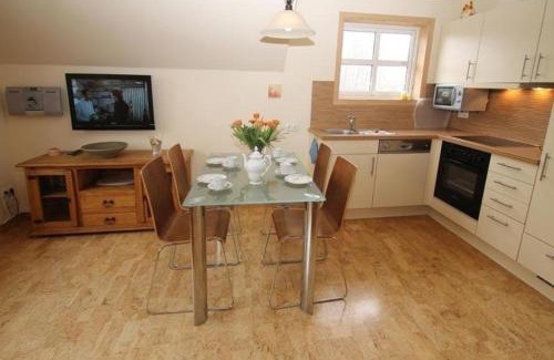 Wittenbeck Apartment | Ferienwohnung mit Balkon für vier Personen und ein Kind