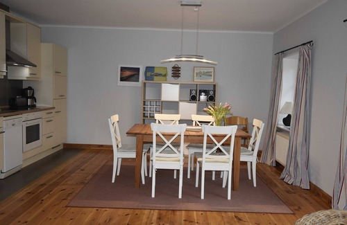 Wismar Apartment | Ferienwohnung mit Reetdach und Ostseeblick OVS 102 - 3-raum-ferienwohnung bis 6 Pers