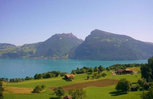 Krattigen Apartment | Ferienwohnung mit wunderschöner Aussicht