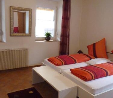 Huchenfeld Apartment | Ferienwohnung Monteurwohnung