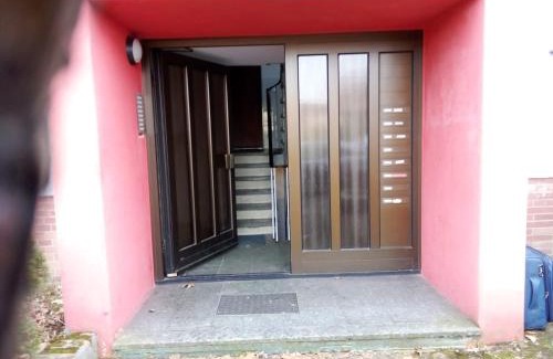 Wanheim-Angerhausen Apartment | Ferienwohnung Monteurwohnung Messewohnung Duisburg Süd Grenze Düsseldorf 6 Personen