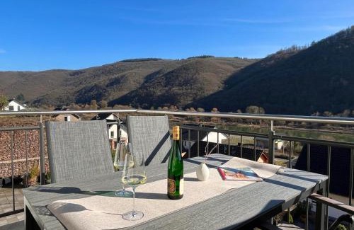 Muden Apartment | Ferienwohnung Moseltraum, 1-6 Pers, mit 3 Schlafzimmer und Panoramabalkon