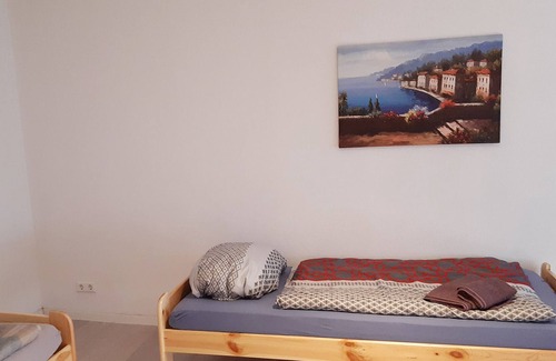 Nuertingen Apartment | Ferienwohnung Nürtingen , ca. 70qm, 3 Schlafzimmer, Max. 7 Personen