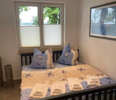 Ribnitz-Damgarten Apartment | Ferienwohnung NORA mit Blick auf den Ribnitzer See