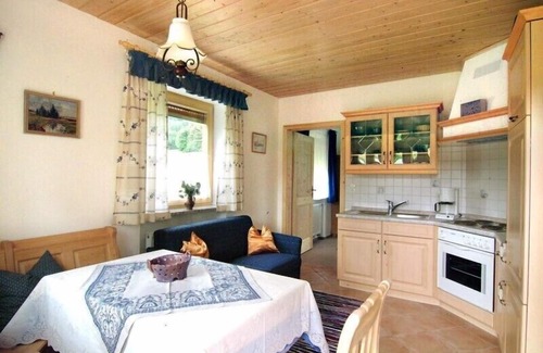 Anger Apartment | Ferienwohnung Nr. 5, 30 qm, Schlafzimmer, Wohnzimmer mit Küchenzeile, 1 Zustellbett, Terrasse, 4 Sterne, max. 3 Personen
