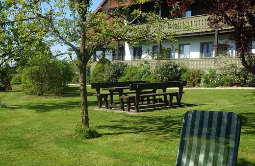 Bad Birnbach Apartment | Ferienwohnung OG | Wohnung mit Wohn- und Schlafraum & großem Balkon