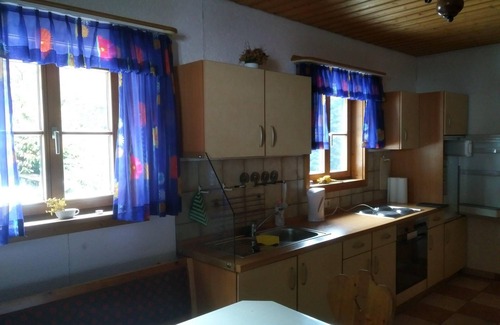 Kollnburg Apartment | Ferienwohnung Quellenhof "Altes Bauernhaus"