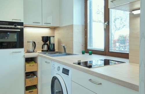 Bad Endorf Apartment | Ferienwohnung Reckzeh 63 qm mit Terrasse und Separatem Schlafzimmer