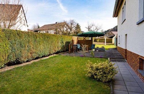 Oberstadtfeld Apartment | Ferienwohnung Rosi - 3-bett-ferienwohnung Rosi