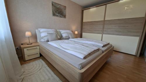 Historic Downtown Apartment | Ferienwohnung Schneider