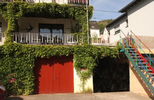Reil Apartment | Ferienwohnung „Schwalbennest“ Reil/Mosel