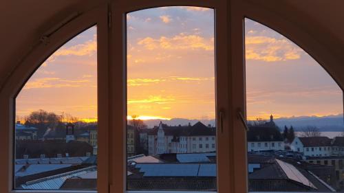 Petershausen-West Apartment | Ferienwohnung Seeblick Maisonette