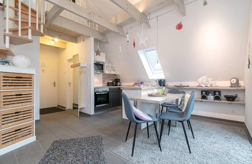 Lutt Kiepenbarg Apartment | Ferienwohnung Sommerwind mit Balkon in Scharbeutz