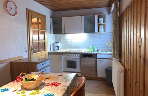 Furtwangen Apartment | Ferienwohnung Sonnenwinkel mit 53qm, 1 Schlafzimmer, 1 Wohn-/Schlafraum, max. 5 Personen