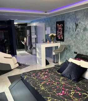 Stadtkern Apartment | Ferienwohnung SPA Delluxe Essen