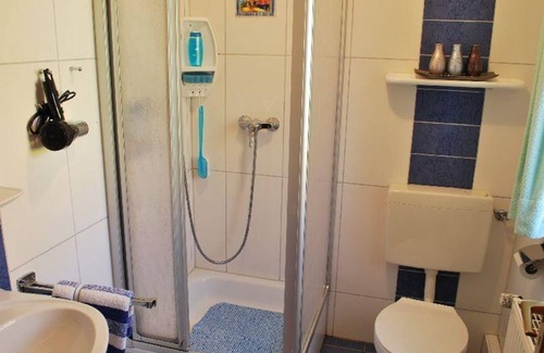 Waddens Apartment | Ferienwohnung Typ 1 Nr5, Dusche, WC, 2 Schlafräume - Ferienwohnungen Haus zur Oase der Ruhe
