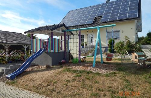 Kueps Apartment | Ferienwohnung Wagner mit Terrasse und Kinderspielplatz