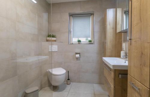 Heringhausen Apartment | Ferienwohnung Waldblick mit Terrasse und Garten - familienfreundlich