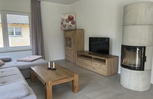 Oberhavel Apartment | Ferienwohnung Waldesruh mit Kaminofen und Balkon