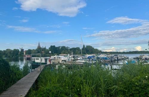 Werder Apartment | Ferienwohnung Weidenkörbchen am Wasser in Werder Havel