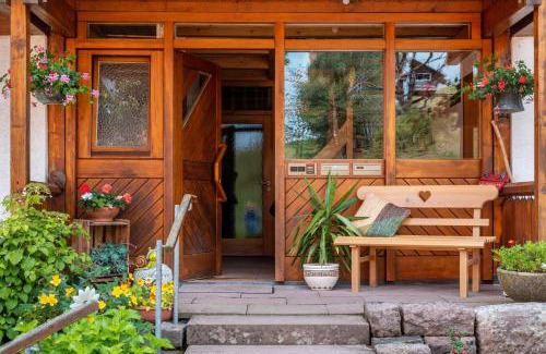 Oberreichenbach House | Ferienwohnung Weiherblick