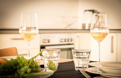 Oberrotweil Apartment | Ferienwohnung West-Blick, 58 qm, 1 Schlafzimmer, max. 4 Personen