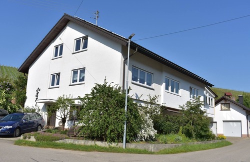 Durbach Apartment | Ferienwohnung Wiedergrün 100qm , 3 Schlafzimmer für 1-8 Personen