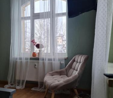 Lichtenhain Apartment | Ferienwohnung zur Linde