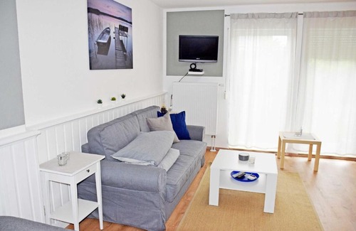 Altefaehr Apartment | Ferienwohnungen am Wald mit Strand