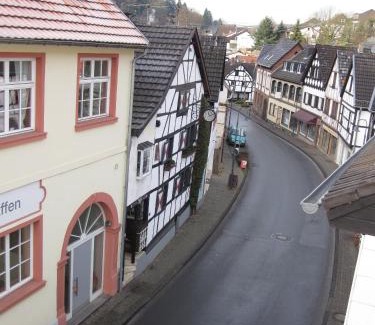 Heimbach Apartment | Ferienwohnungen - An der Kunstakademie
