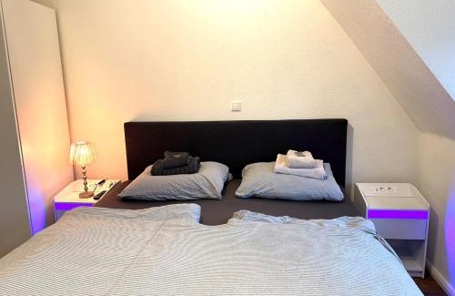 Itzehoe Apartment | Ferienwohnungen Arp "Nordsee" mit Balkon und Parkplatz