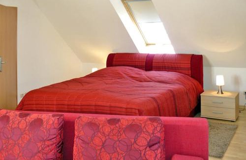 Kroeslin Apartment | Ferienwohnungen mit Balkon