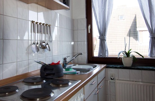 Neue Tiefe Apartment | Ferienwohnungen Neue Tiefe - Wohnung Kleiderbügel