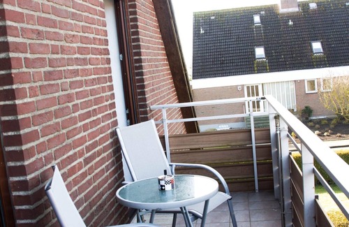 Neue Tiefe Apartment | Ferienwohnungen Neue Tiefe - Wohnung Kleiderbügel